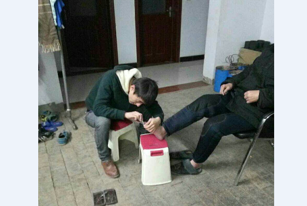 鋼模板廠(chǎng)家的員工“百善孝為先”