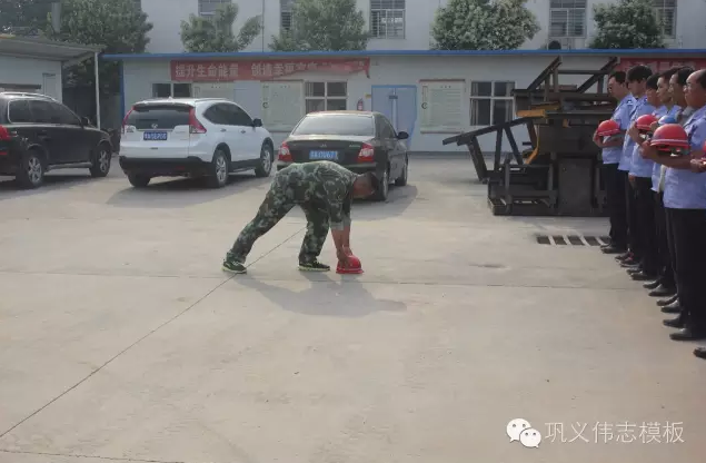 全民皆兵，來之能戰(zhàn)，戰(zhàn)之則勝【偉志鋼模板廠家】