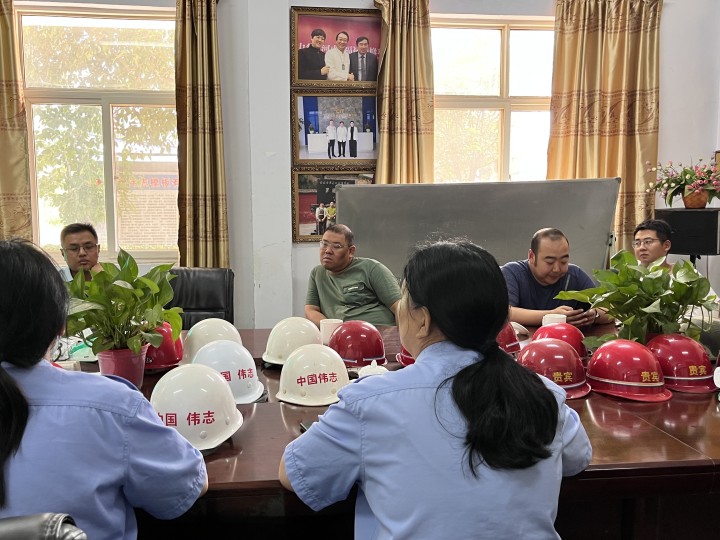 熱烈歡迎陽(yáng)新各位客戶(hù)到訪偉志模板驗(yàn)貨